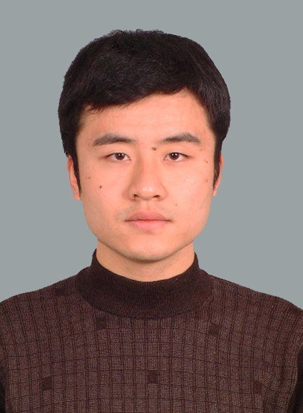 何鹏.jpg